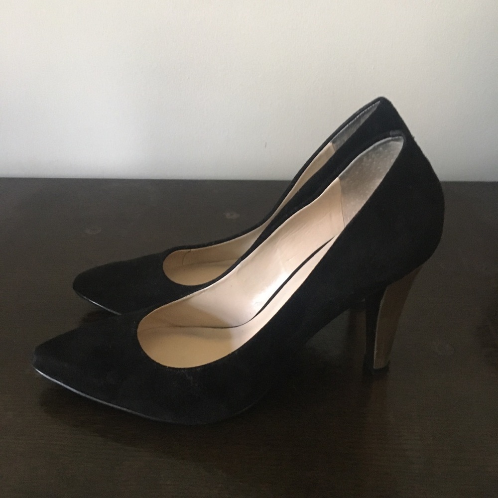 Nine West black pumps with gold heel